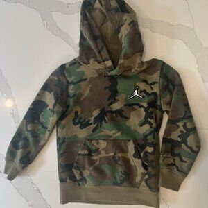 Air Jordan Long Sleeve Camo Hoodie Kids Medium (5-6)